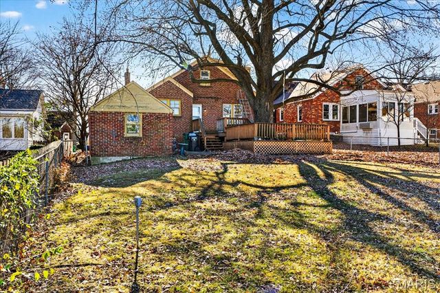 9007 Lawn Avenue, Brentwood, MO 63144