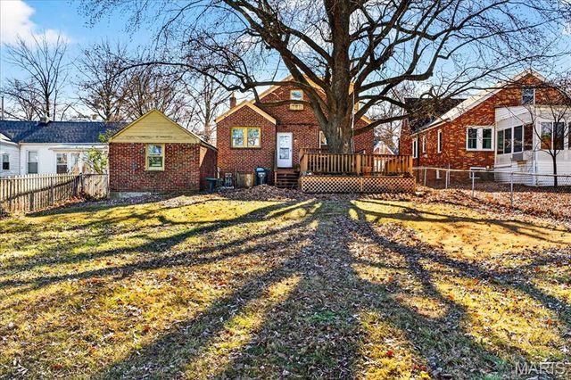9007 Lawn Avenue, Brentwood, MO 63144