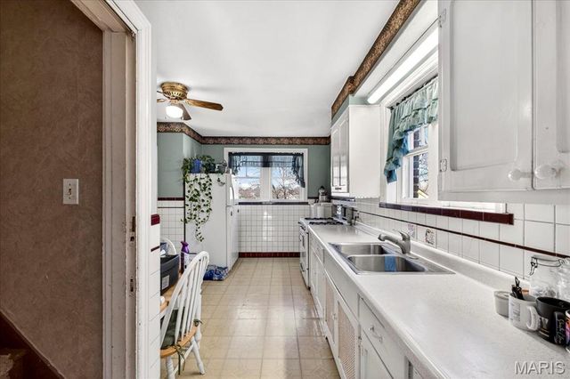 9007 Lawn Avenue, Brentwood, MO 63144