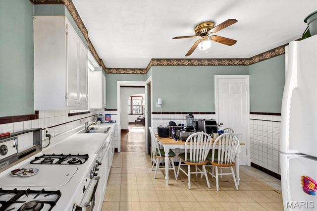 9007 Lawn Avenue, Brentwood, MO 63144