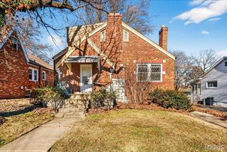 9007 Lawn Avenue, Brentwood, MO 63144