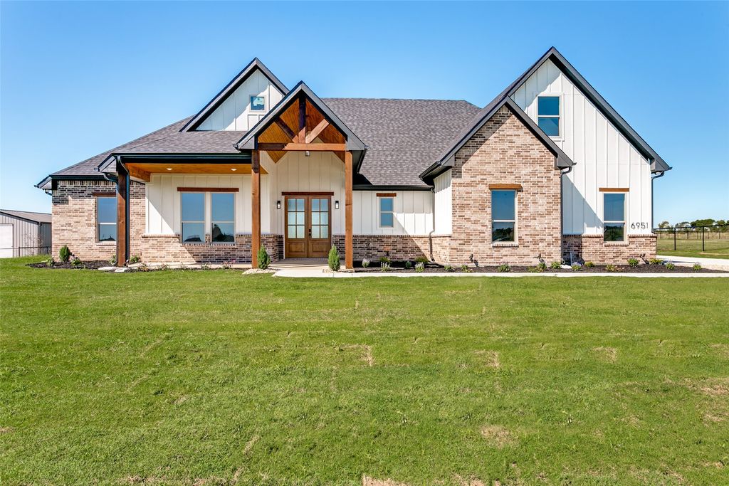 6951 Eagle Creek Drive, Godley, TX 76044