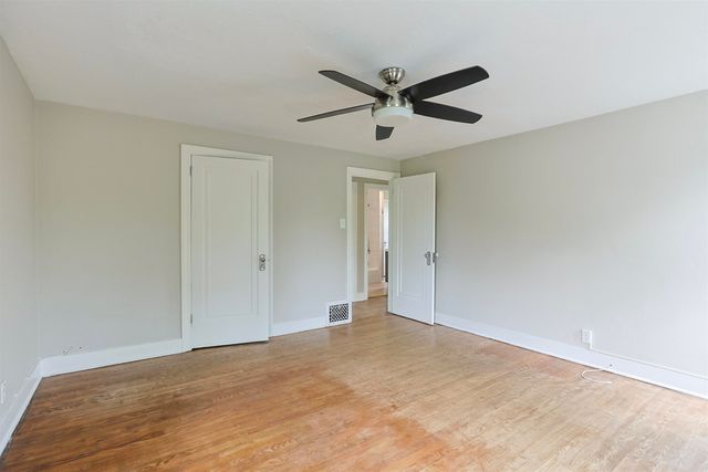 1425 Wall Street, South Bend, IN 46615