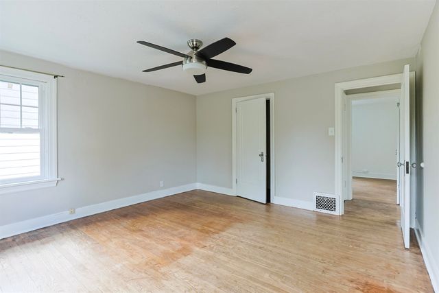 1425 Wall Street, South Bend, IN 46615