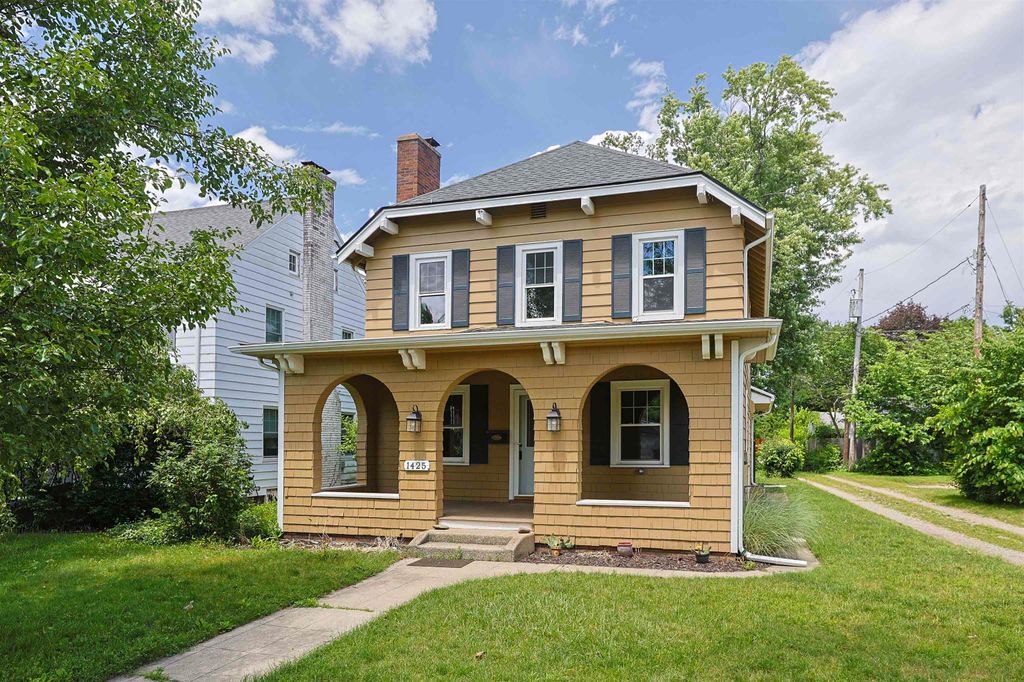 1425 Wall Street, South Bend, IN 46615