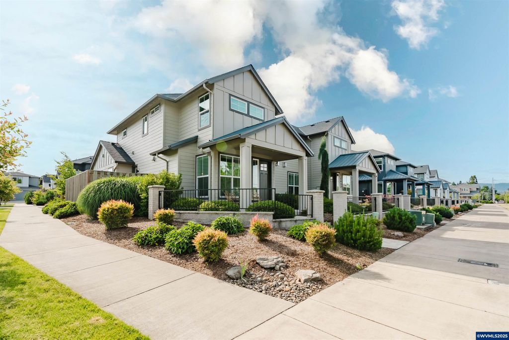 1938 SW 53rd St, Corvallis, OR 97333