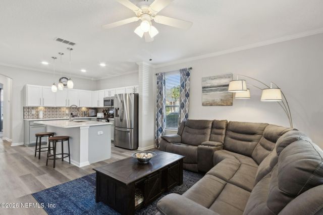 625 OAKLEAF PLANTATION Parkway 911, Orange Park, FL 32065