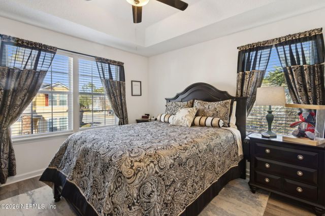 625 OAKLEAF PLANTATION Parkway 911, Orange Park, FL 32065