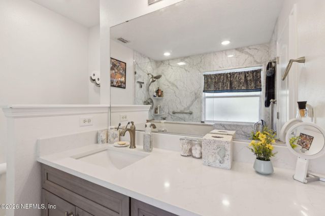 625 OAKLEAF PLANTATION Parkway 911, Orange Park, FL 32065