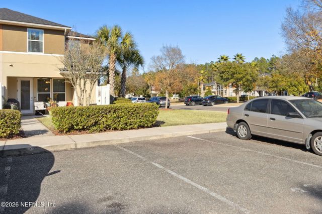 625 OAKLEAF PLANTATION Parkway 911, Orange Park, FL 32065