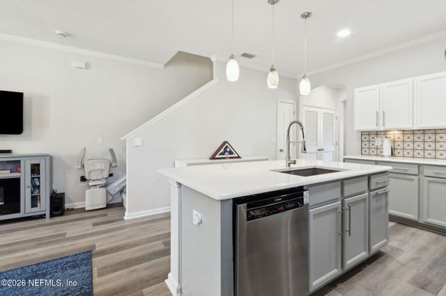 625 OAKLEAF PLANTATION Parkway 911, Orange Park, FL 32065