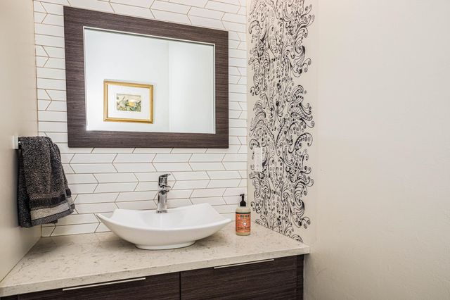 4 Nordic Wood Lane, Newton, NH 03858