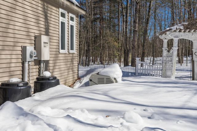 4 Nordic Wood Lane, Newton, NH 03858