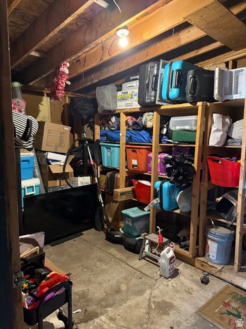 1075 E 300 N, Springville, UT 84663
