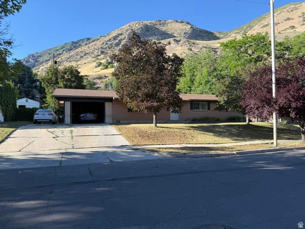 1075 E 300 N, Springville, UT 84663