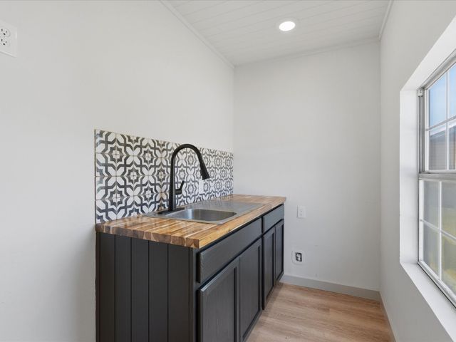 289 County Road 4655, Rhome, TX 76078