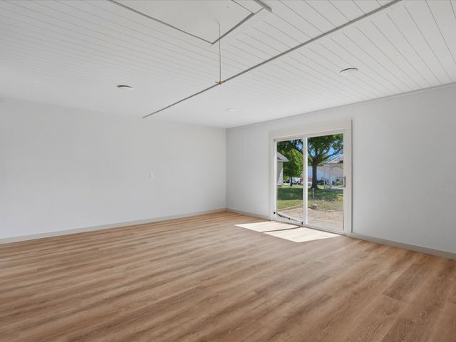 289 County Road 4655, Rhome, TX 76078