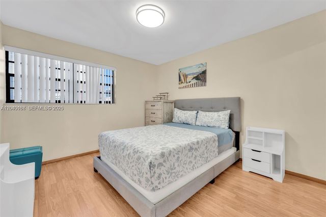 17900 N Bay Road 603, Sunny Isles Beach, FL 33160
