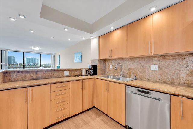 17900 N Bay Road 603, Sunny Isles Beach, FL 33160
