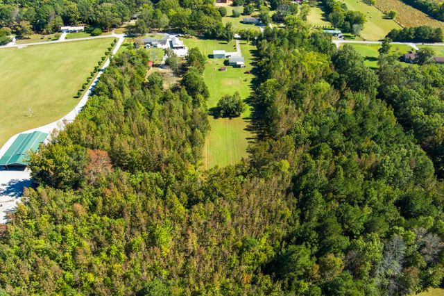 667 Maple Bend Rd, Winchester, TN 37398