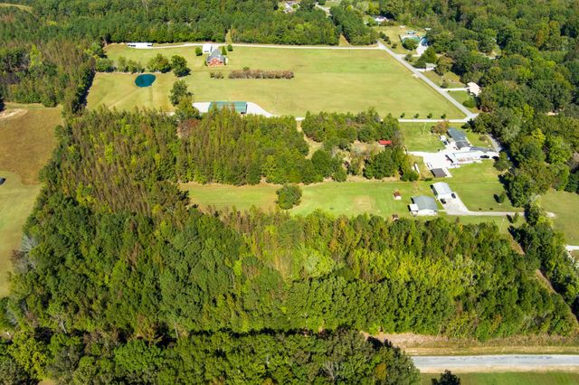 667 Maple Bend Rd, Winchester, TN 37398