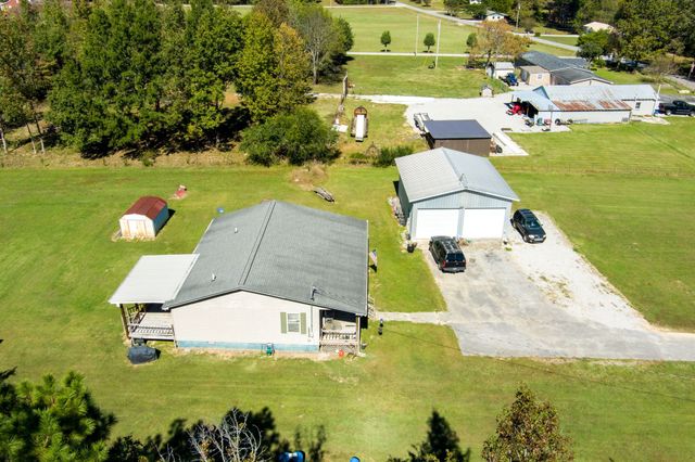 667 Maple Bend Rd, Winchester, TN 37398