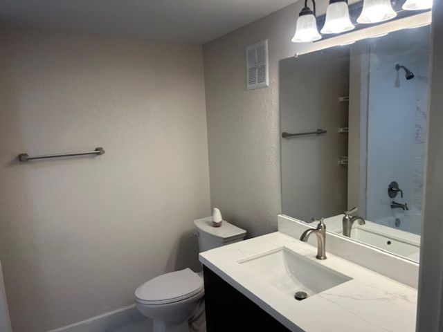 6563 Racquet Club Drive 124, Lauderhill, FL 33319
