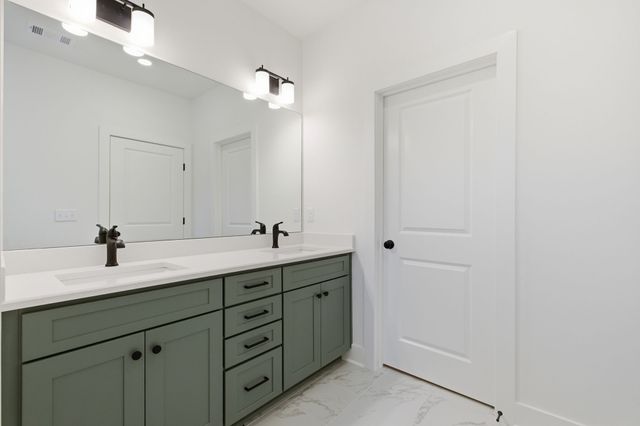 124 Nearwater Place, Hendersonville, TN 37075