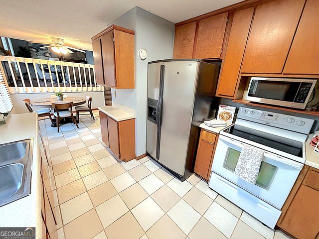 221 Harlee Lane, Lawrenceville, GA 30046