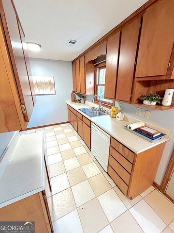 221 Harlee Lane, Lawrenceville, GA 30046