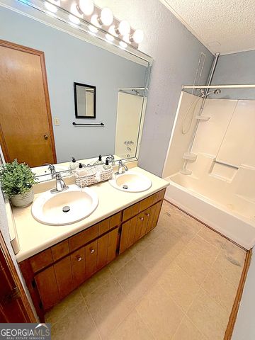 221 Harlee Lane, Lawrenceville, GA 30046