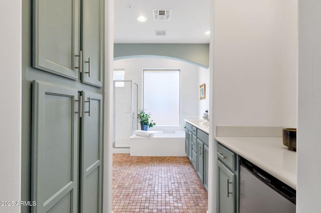 14450 N THOMPSON PEAK Parkway 103, Scottsdale, AZ 85260