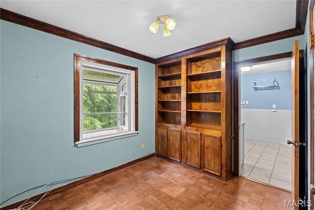 425 Linum Lane, Webster Groves, MO 63119