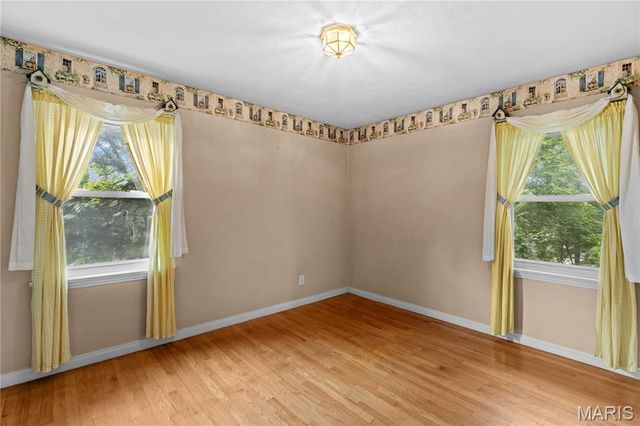 425 Linum Lane, Webster Groves, MO 63119