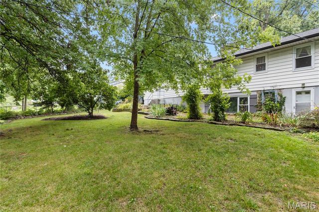 425 Linum Lane, Webster Groves, MO 63119