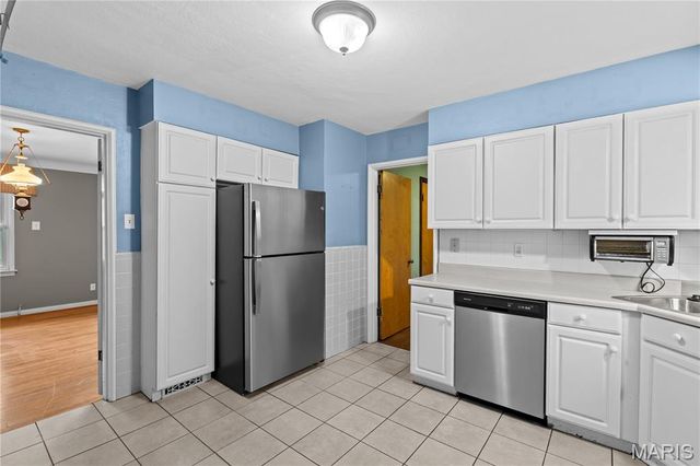 425 Linum Lane, Webster Groves, MO 63119