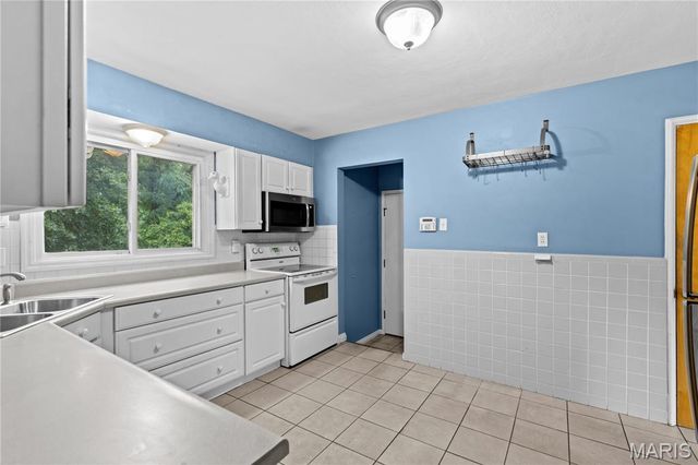 425 Linum Lane, Webster Groves, MO 63119