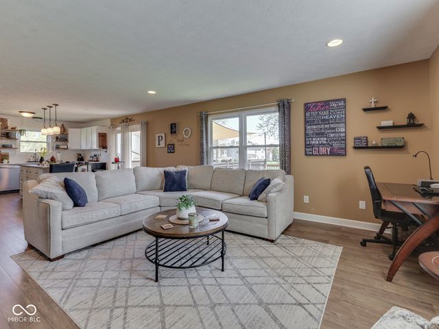 1269 Burr Oak Circle, Greenwood, IN 46143