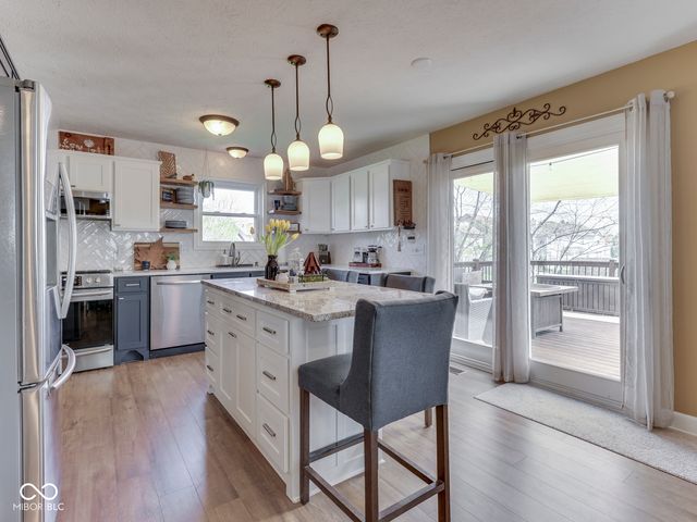 1269 Burr Oak Circle, Greenwood, IN 46143