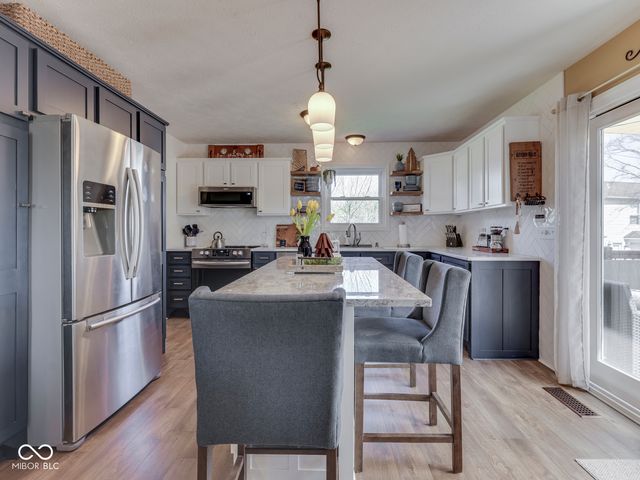 1269 Burr Oak Circle, Greenwood, IN 46143