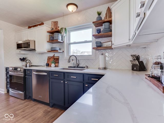 1269 Burr Oak Circle, Greenwood, IN 46143