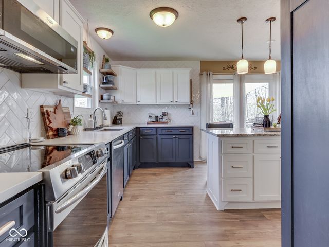 1269 Burr Oak Circle, Greenwood, IN 46143