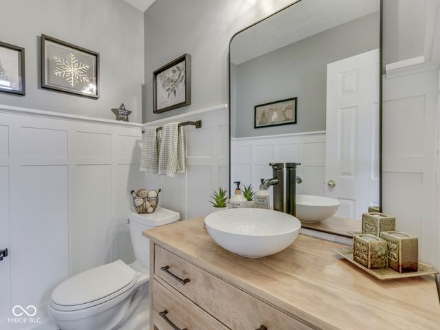 1269 Burr Oak Circle, Greenwood, IN 46143