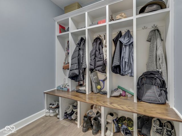 1269 Burr Oak Circle, Greenwood, IN 46143