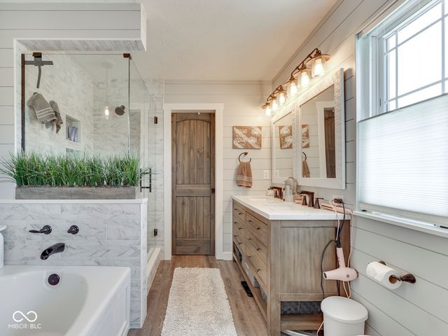 1269 Burr Oak Circle, Greenwood, IN 46143