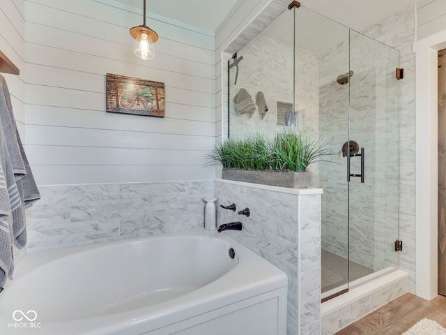 1269 Burr Oak Circle, Greenwood, IN 46143