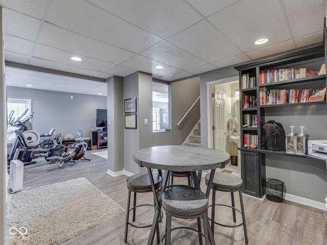 1269 Burr Oak Circle, Greenwood, IN 46143