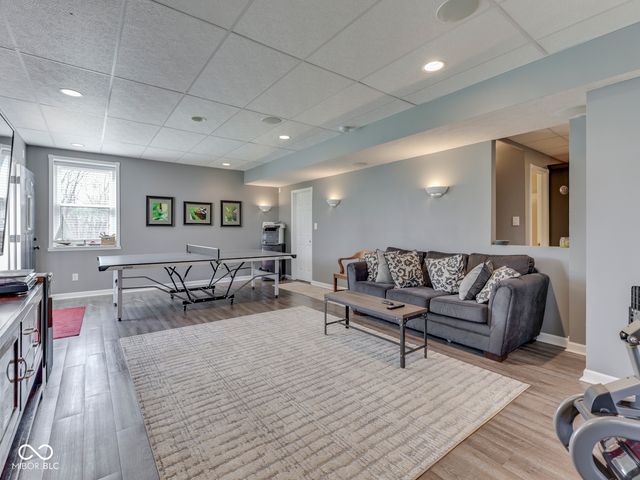 1269 Burr Oak Circle, Greenwood, IN 46143