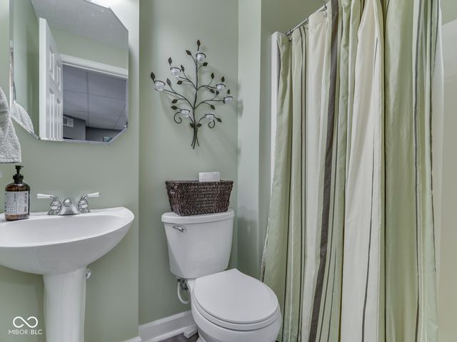 1269 Burr Oak Circle, Greenwood, IN 46143