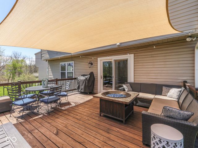 1269 Burr Oak Circle, Greenwood, IN 46143